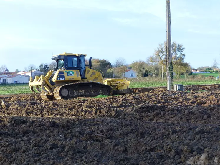 5. Le coût du chantier intègre également les deux jours de bulldozer pour remettre le terrain en terre agricole.