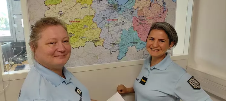 Sonia Chalupka et Aline Betton, gendarmes au GGD22. « N’hésitez pas à demander une enquête de sureté. En matière de sécurisation, le plus compliqué est de changer ...