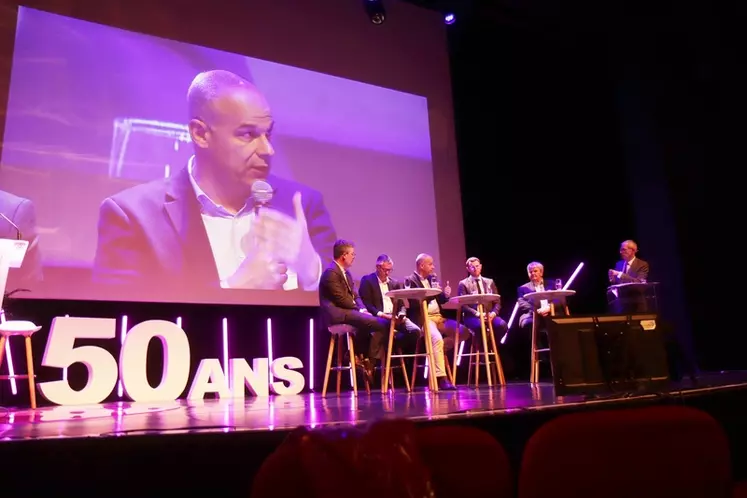 Parmi les invités de la table ronde, Arnaud Rousseau, président d'Avril partenaire historique du groupement, ainsi que de la FNSEA