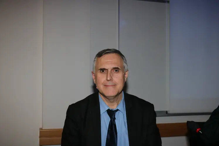 <em class="placeholder">Eddy Fougier, politologue : « En matière de communication, s’enfermer derrière un vocabulaire technique peut être un obstacle et créer une sorte de hiérarchie entre ...</em>