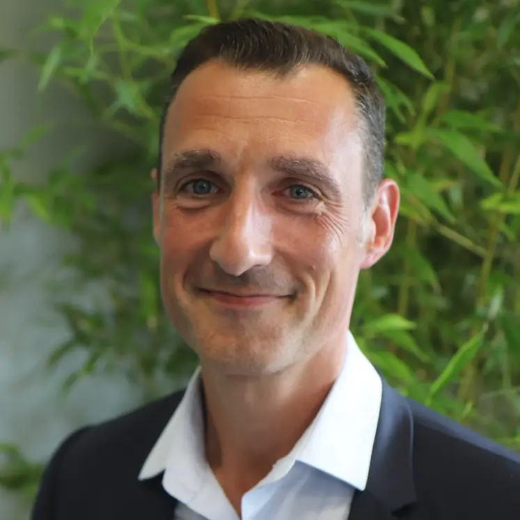 <em class="placeholder">Jean-Michel Schaeffer président de la Confédération française de l'Aviculture - CFA</em>