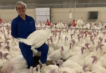 Julie Ménis, technicienne d’Hybrid Turkeys