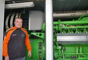 Benoît Riou, éleveur de dindes à Saint-Servais : « La méthanisation traite en amont les produits destinés à la station de compostage, permettant une valorisation agronomique puis énergétique des effluents. »