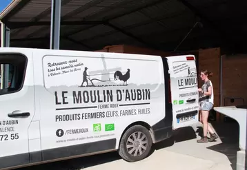 La vente directe assure la moitié du chiffre d'affaires du Moulin d'Aubin.