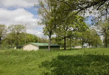 <em class="placeholder">Les batiments d&#039;essais au centre Inrae Le Magneraud de Surgères, en Charente-Maritime.</em>