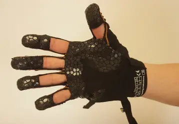<em class="placeholder">Créé par la société suédoise Bioservo, le gant Iron hand a été développé en France avec la société Eiffage.</em>