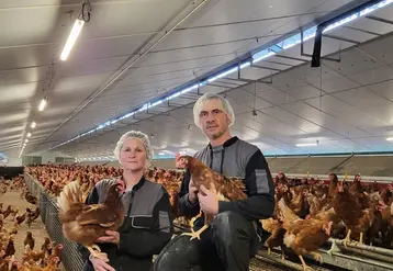 <em class="placeholder">Mathieu Périer et son épouse Christelle ont retrouvé un nouveau souffle pour l’agriculture en créant deux bâtiments pondeuses bio.</em>